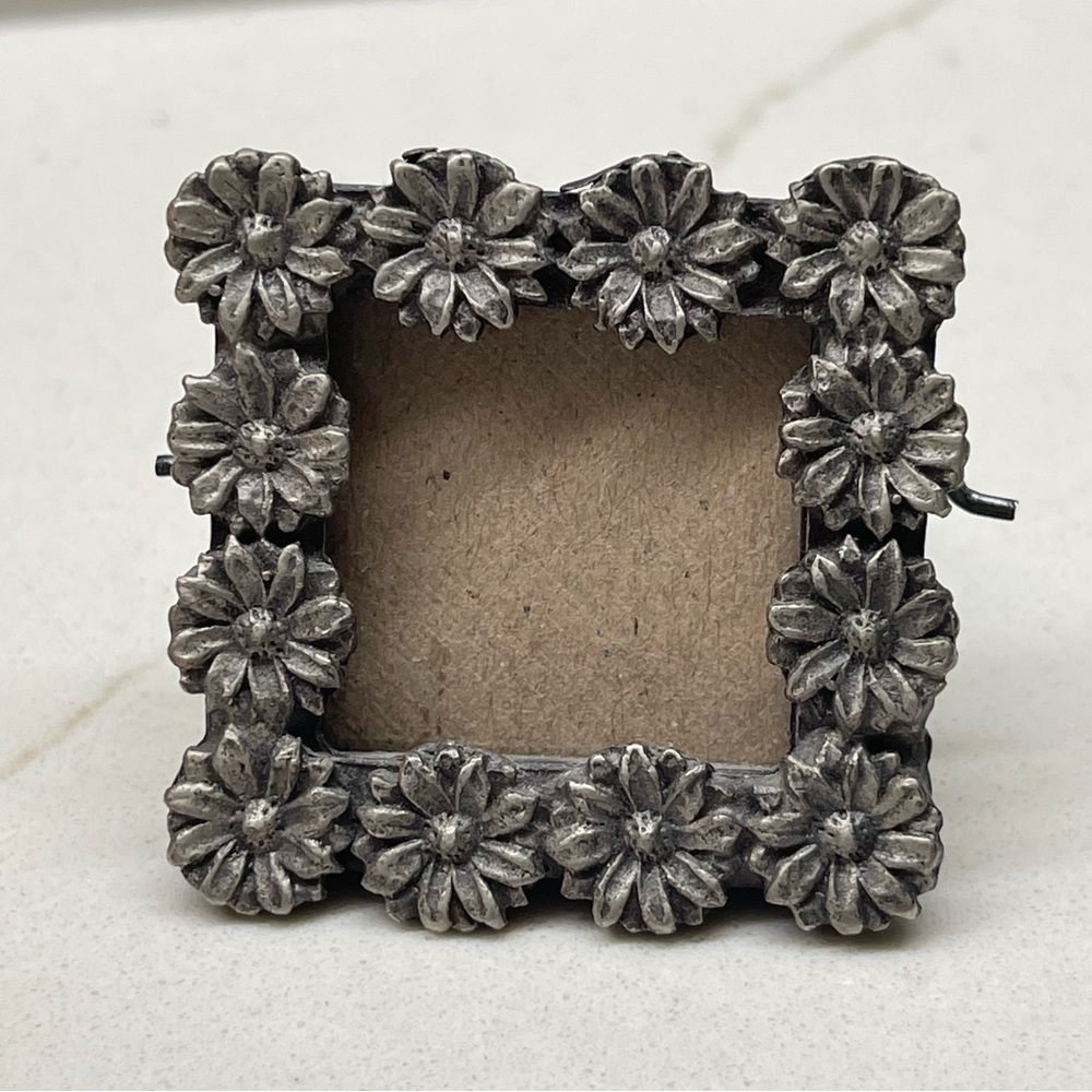 Vintage Floral Silver Tone Picture Frame 1.5”x 1.5”